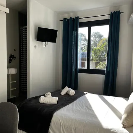 Cote Et Бискаррос